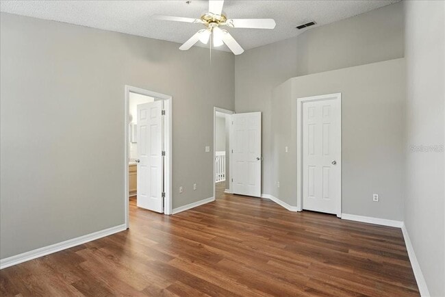 Building Photo - 1190 N Fairway Dr