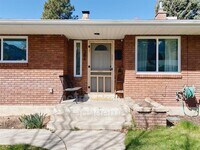 Building Photo - 384 S 650 E St