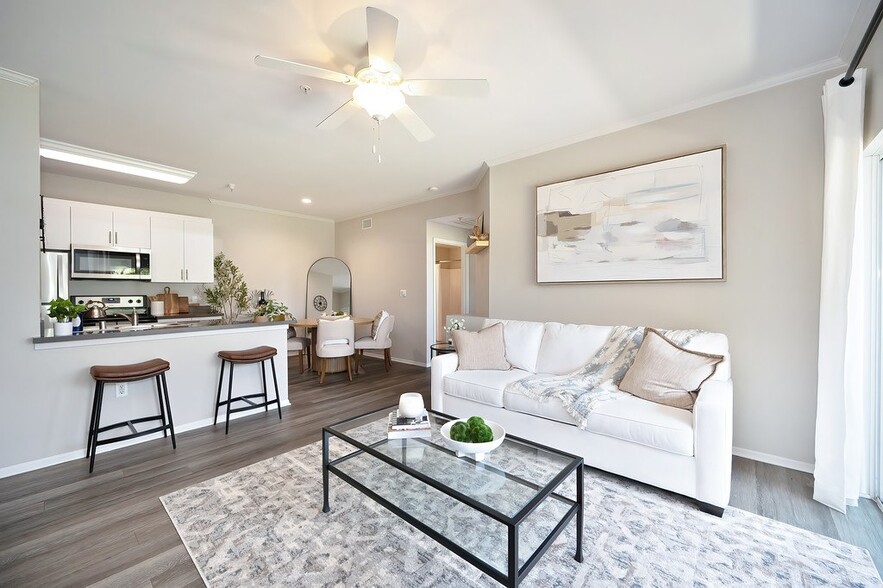Primary Photo - Eagle Glen Apartments