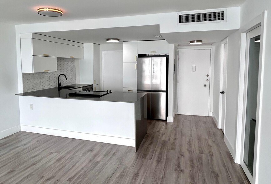 Kitchen - 5838 Collins Ave