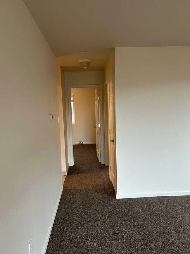 Building Photo - **READY JANUARY 1st!!** North Reno Duplex