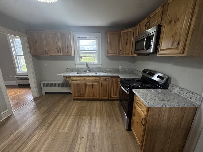 Building Photo - 801 E Moler Ave