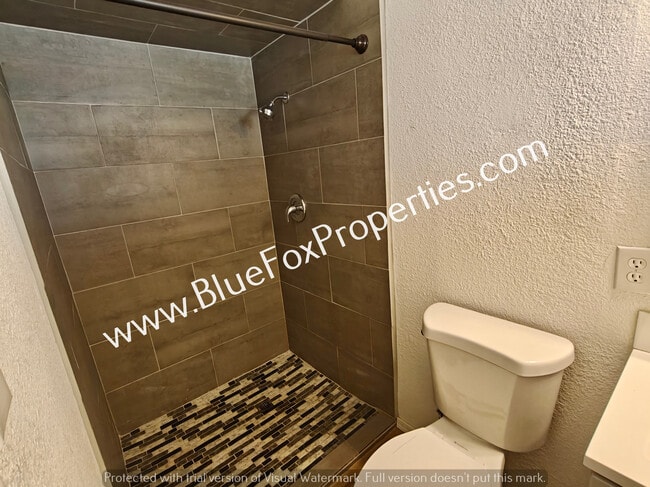 Building Photo - 3310 W Calle Toronja