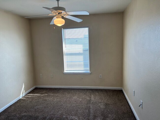 Building Photo - 1028 Anniston Ct
