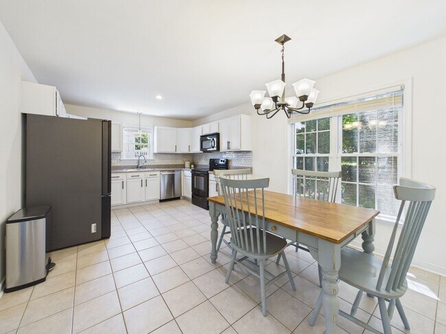 Building Photo - 12625 Summerhouse Ln