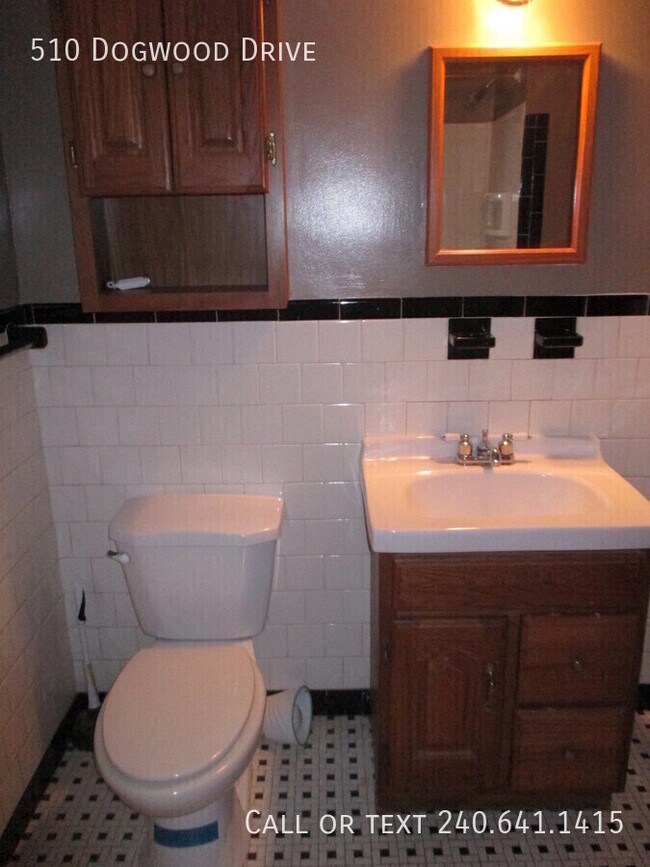 Building Photo - 510 Dogwood Dr