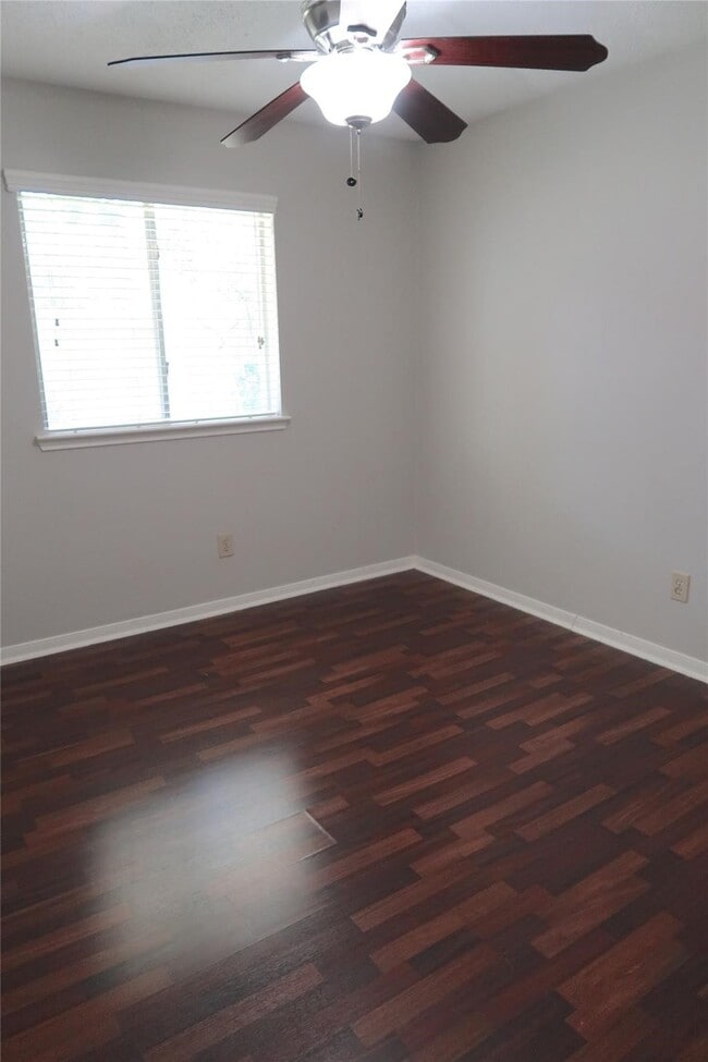 Building Photo - 7507 Sunny Oaks Way