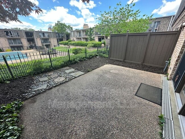 Building Photo - 5197 W 75th St