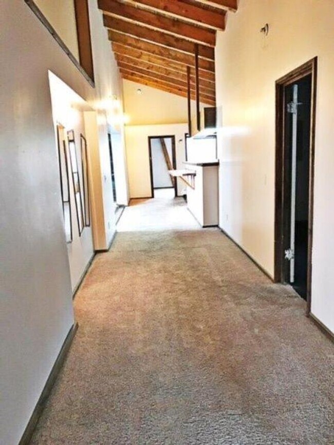 Building Photo - 307 High St