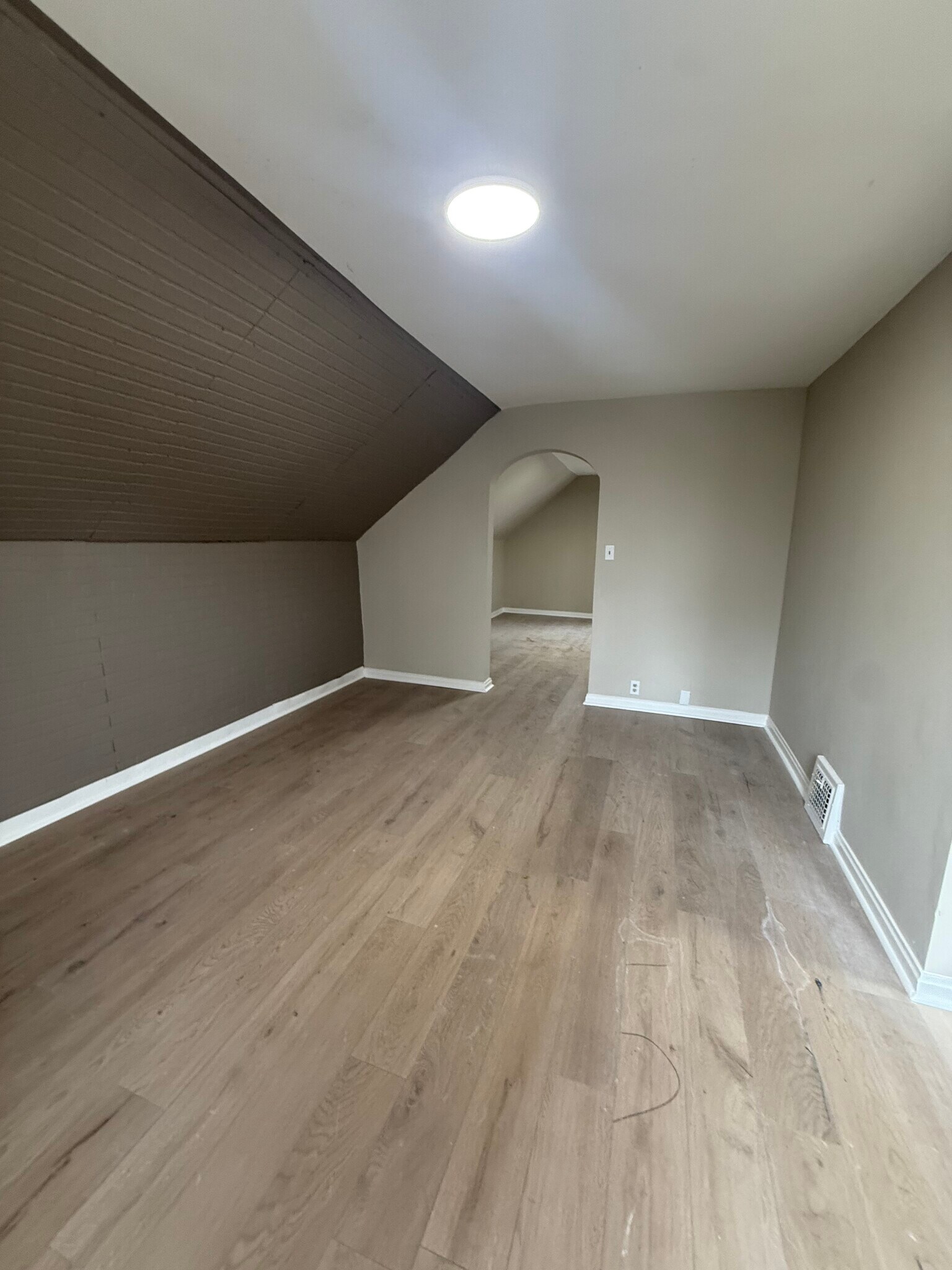 Building Photo - 6523 Lederer Ave