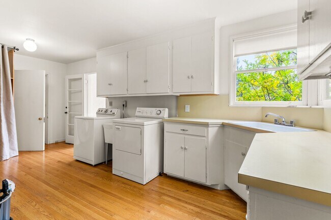 Building Photo - 6857 Armour Dr