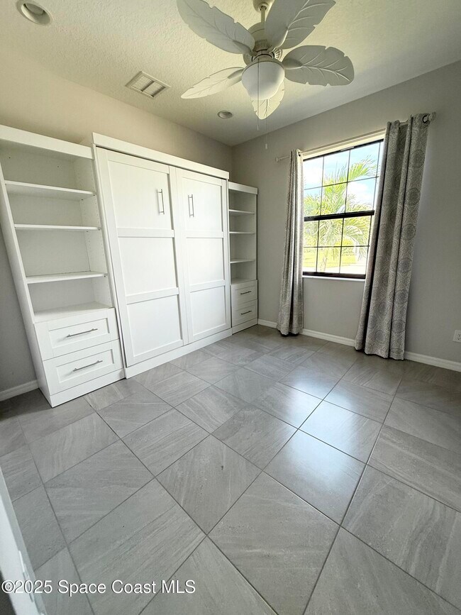 Building Photo - 8032 Mocan Ct