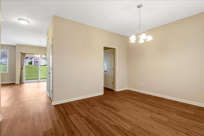 Building Photo - Updated Home with Fenced Yard in Massey Preserve