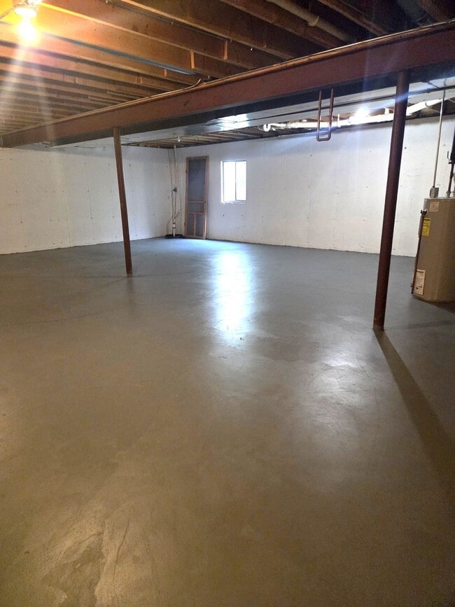 Building Photo - 460 Timber Dr