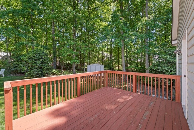 Building Photo - 3 Bedroom w/ 2 car Garage (Landscaping is ...