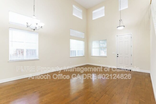 Building Photo - 5208 Rainwood Way