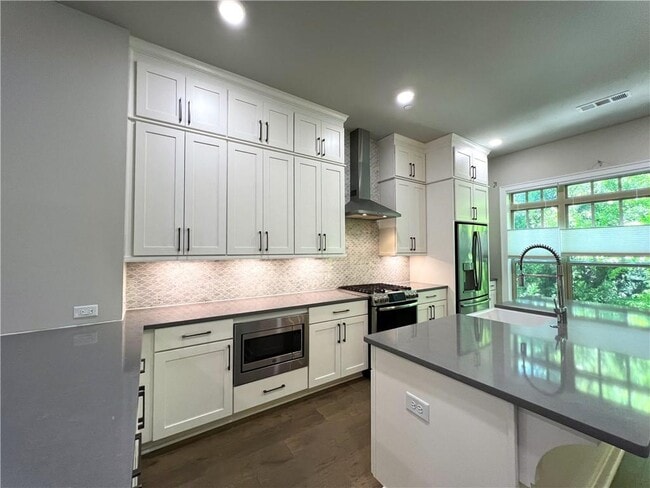 Building Photo - 4353 Parkside Pl