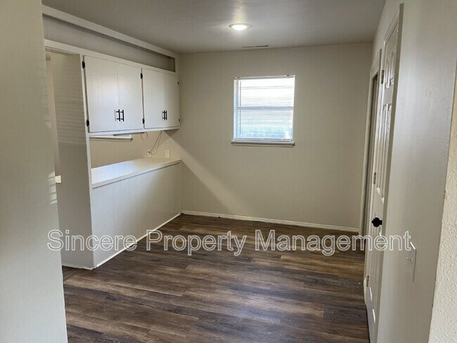 Building Photo - 2013 N College Ave