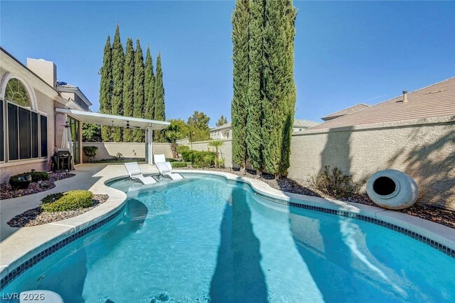 Building Photo - 304 Kingsclear Ct