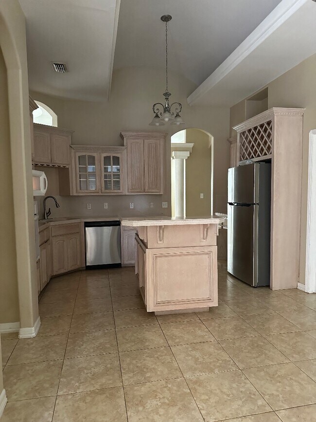 Building Photo - 4007 Zuley St