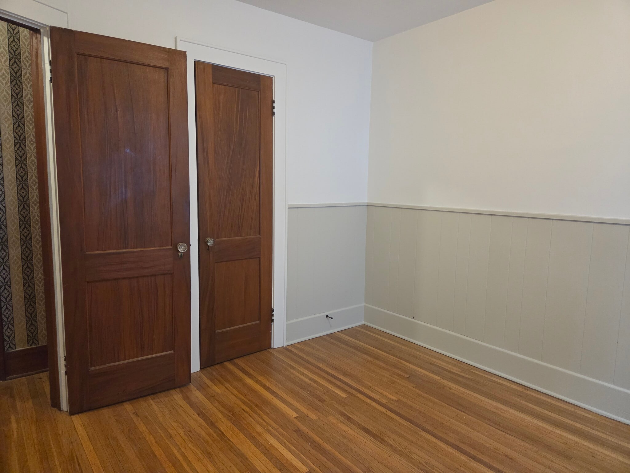 Bedroom Front - 467 Maplewood Ave