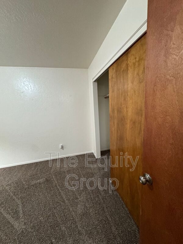 Building Photo - 4603 W Cypress Ave