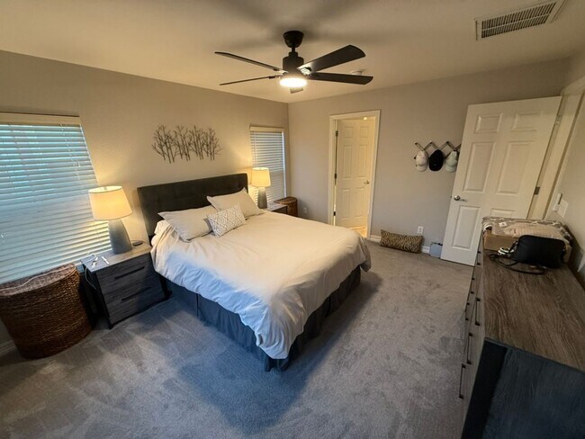 Building Photo - Beautiful 2 bed 2 bath Condo in Meridian!