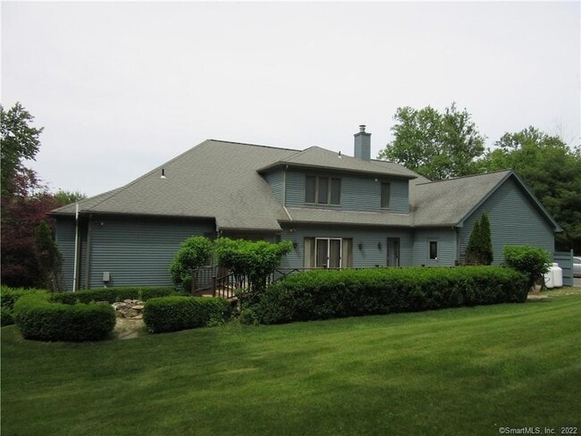 Building Photo - 18 Fox Run