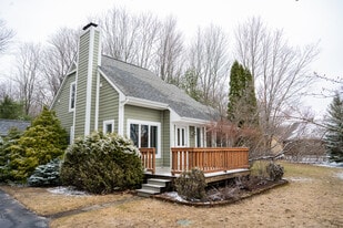 Building Photo - 2335 N Arbutus Lake Rd