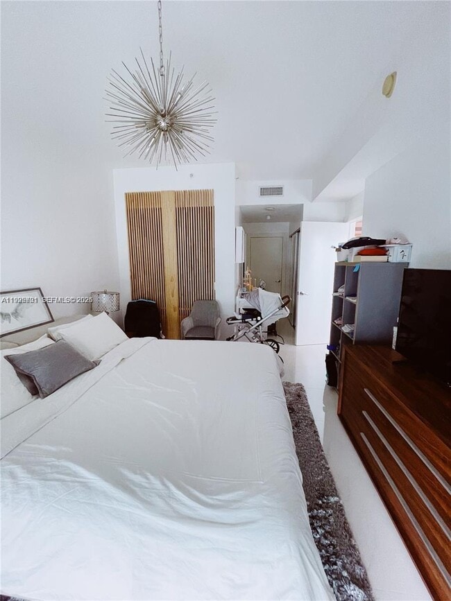 Building Photo - 900 Biscayne Blvd