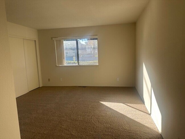 Building Photo - 55-0210