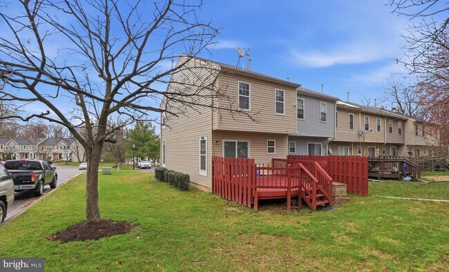 Building Photo - 2628 Deer Ridge Dr