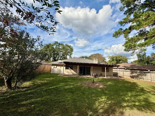 Building Photo - 3211 Hartfield Ln