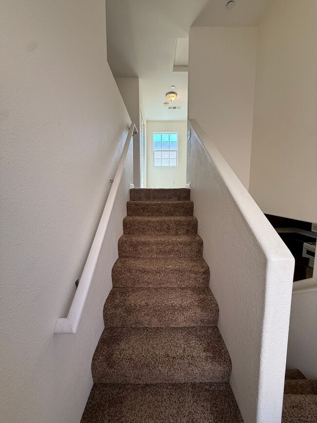 Building Photo - Centrally Located Large Two Story Home on ...