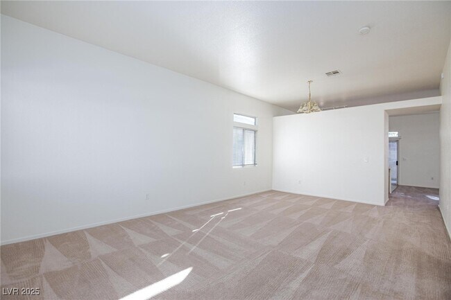 Building Photo - 109 La Suena Ct