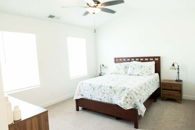 Building Photo - 638 Autumn Ash Cir