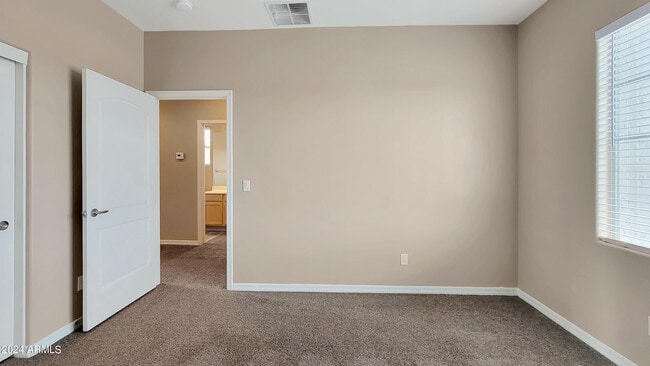 Building Photo - 9037 W Plum Rd