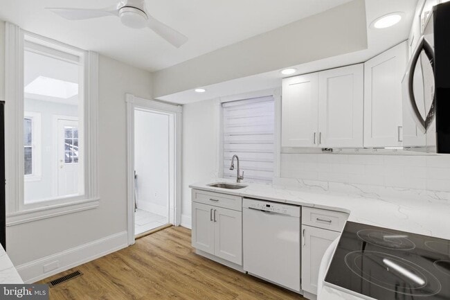 Building Photo - 3726 Stanton St