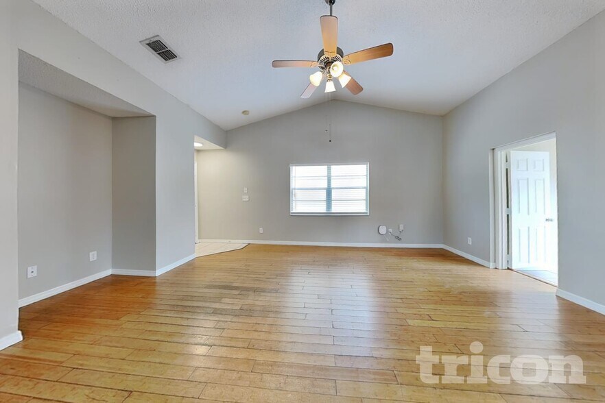 Building Photo - 13344 Laraway Dr