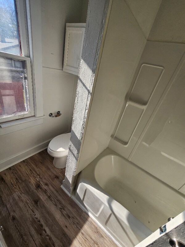 Building Photo - 1609 Spratley St