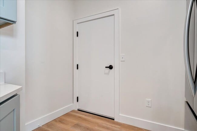 Building Photo - 2BR Apartment in Vinton - Premium Finishes!