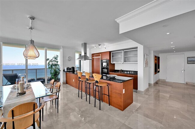 Building Photo - 1830 S Ocean Dr