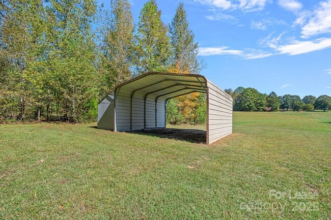 Building Photo - 540 Hoover Rd