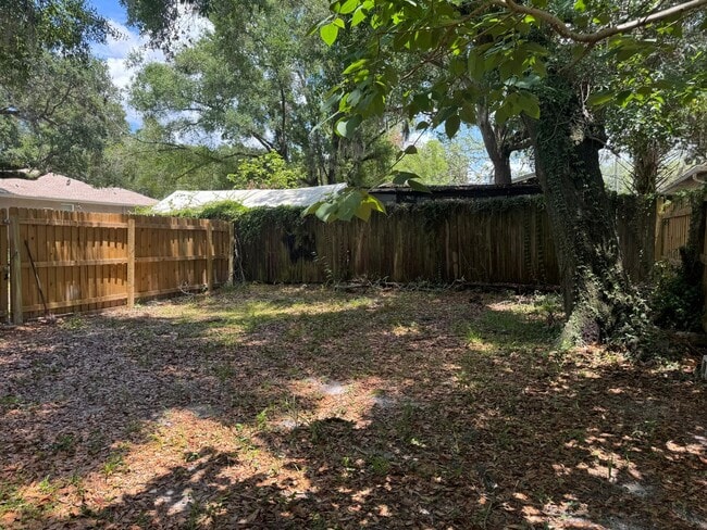 Building Photo - 5/2. Available Now Tampa ! Ask about specials