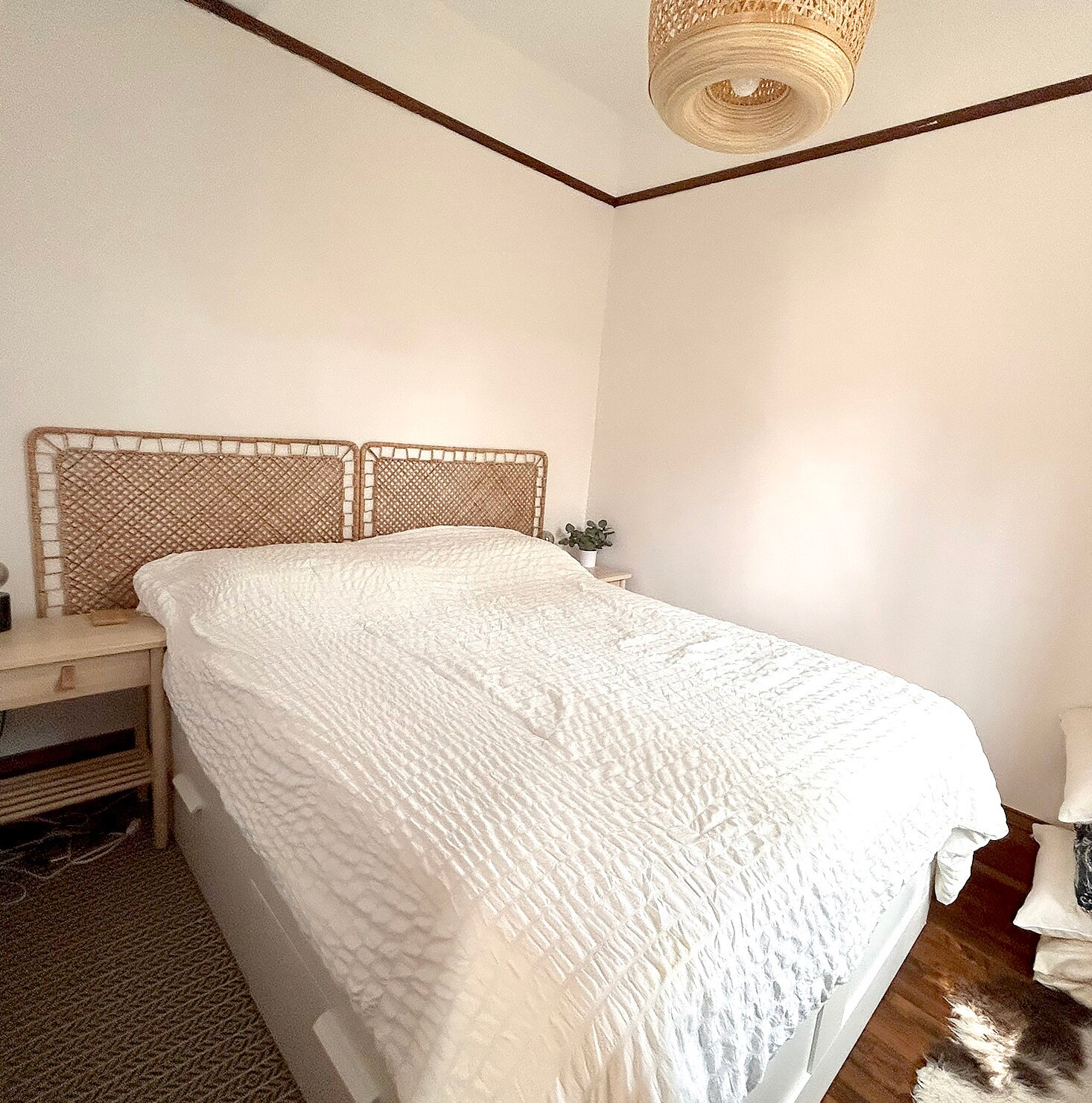 Master bedroom - 952 N Hoyne Ave