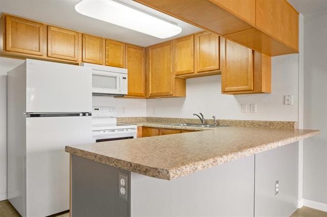 Building Photo - 1214 Walnut Ave