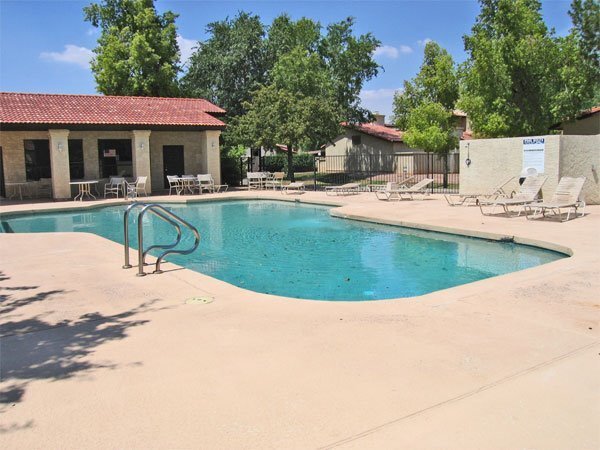 Building Photo - Great 2 bed/2 bath in convenient Mesa loca...