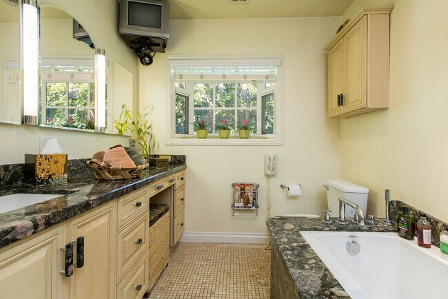 Bathroom #2 - 5440 Ben Ave