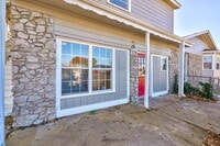 Building Photo - 1 Bedroom/1 Bathroom Available Now!
