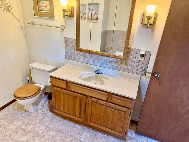 Building Photo - Experience comfort in this charming 3 bed, 2 bath rental home with a wood-burning stove, sunken j...